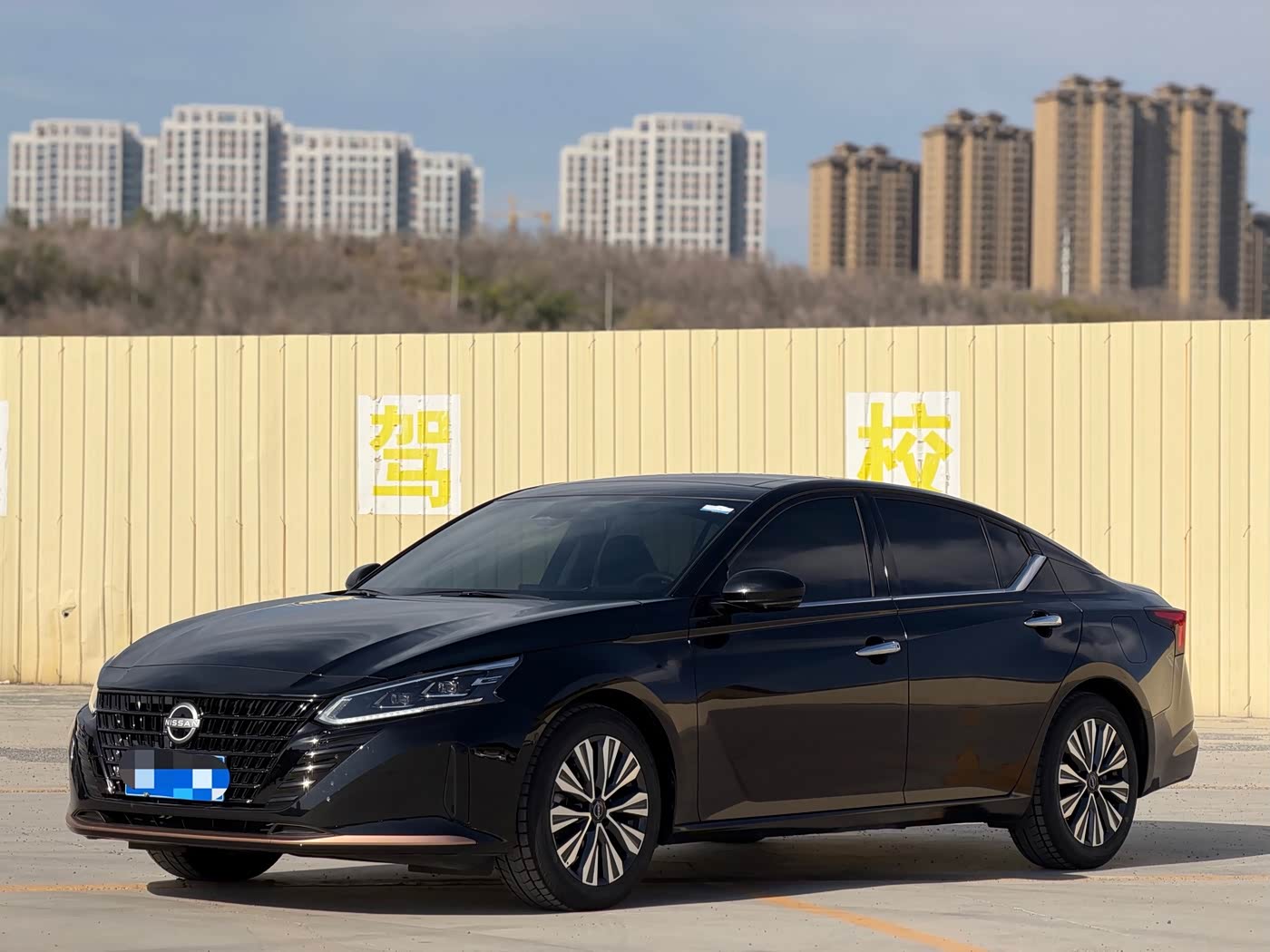 Nissan Teana 2.0 л 2025 г. Чёрный, пробег 2000 км