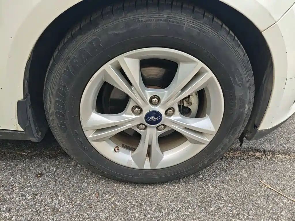 Ford Focus — миниатюра 24