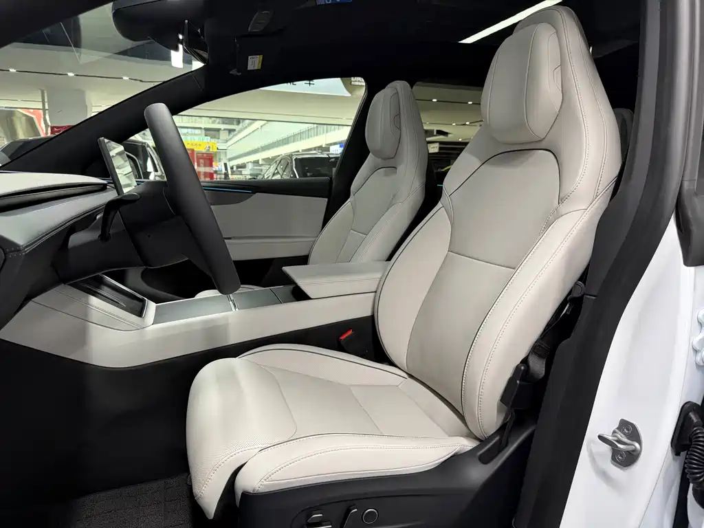 Tesla Model Y L — миниатюра 9