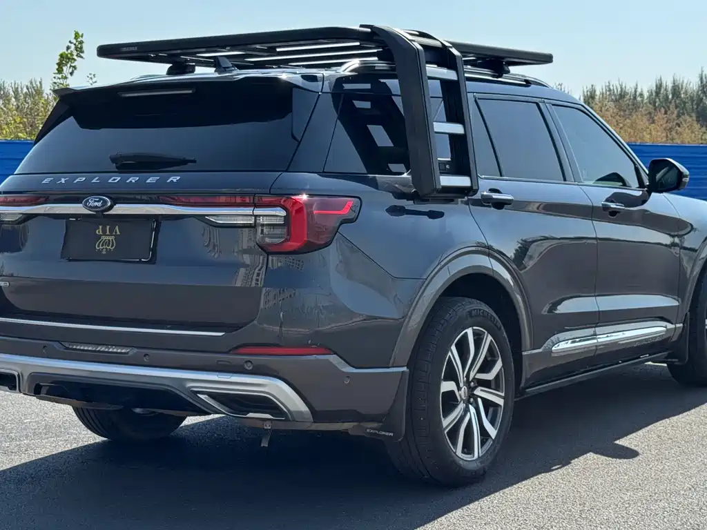 Ford Explorer — миниатюра 9