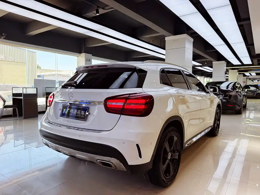 Mercedes-Benz GLA — миниатюра 6