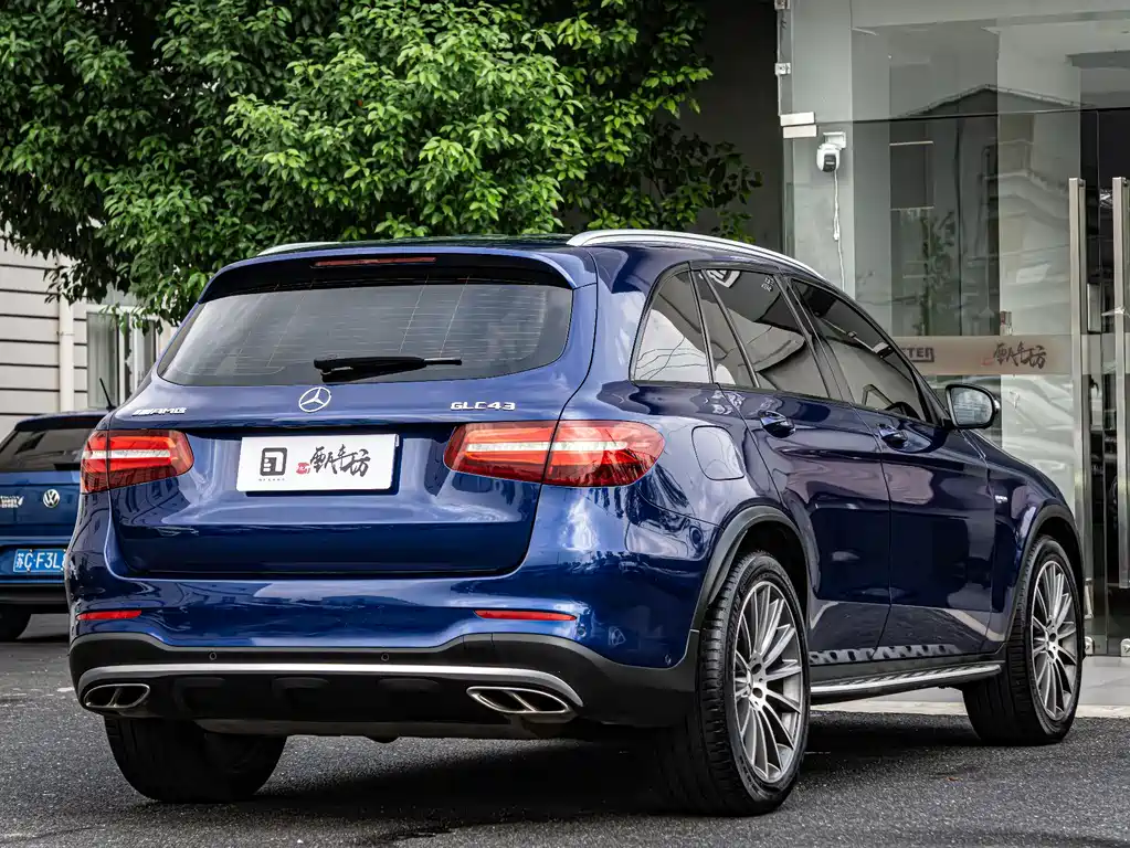 MERCEDES-BENZ GLC AMG