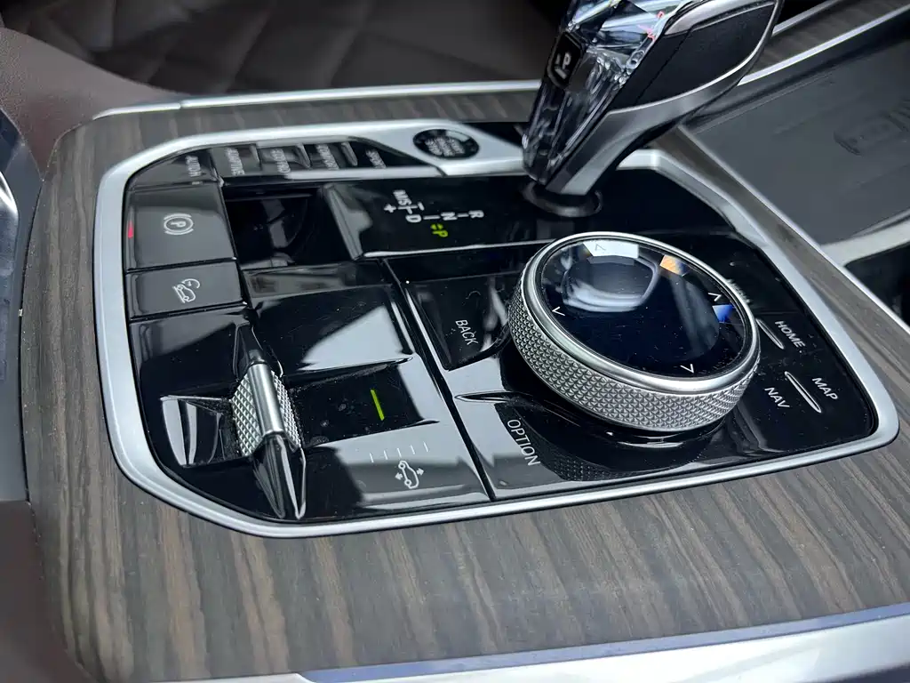 BMW X5 — миниатюра 13