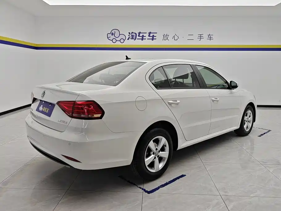 Volkswagen Lavida — миниатюра 3