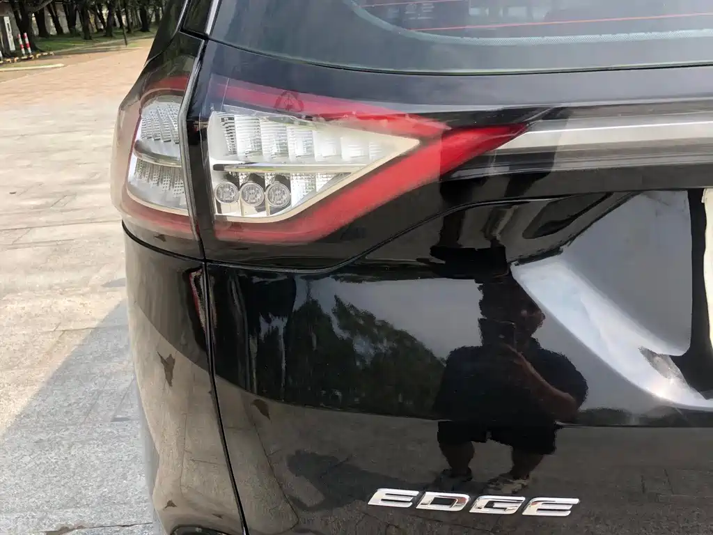 Ford Edge — миниатюра 19