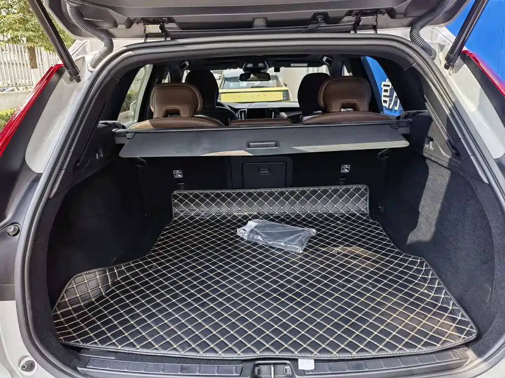 Volvo XC60 — миниатюра 6
