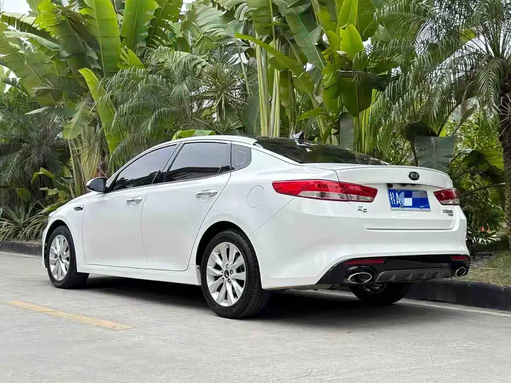 Kia K5 2016 1.6T AT LUX