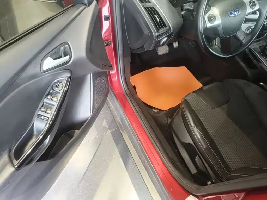 Ford Focus — миниатюра 16