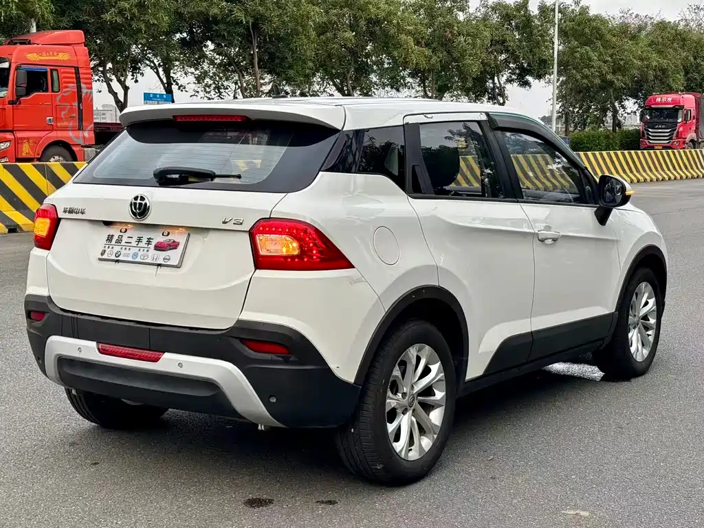 Brilliance V3 2016 1.5L MT