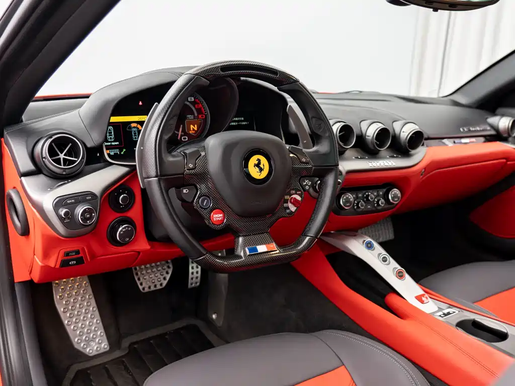 Ferrari F12berlinetta — миниатюра 6