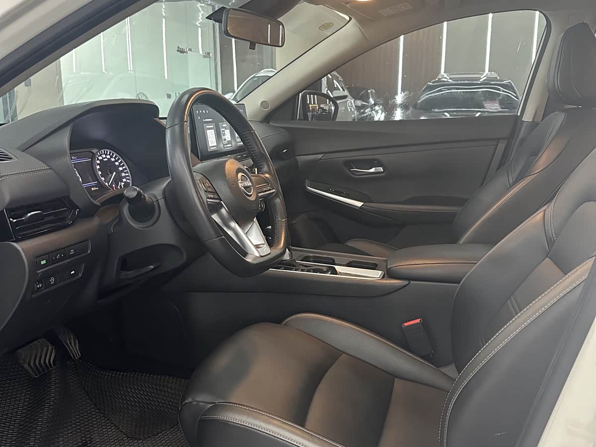 Nissan Sylphy 1.6 л 2024 г. Белый, пробег 50000 км