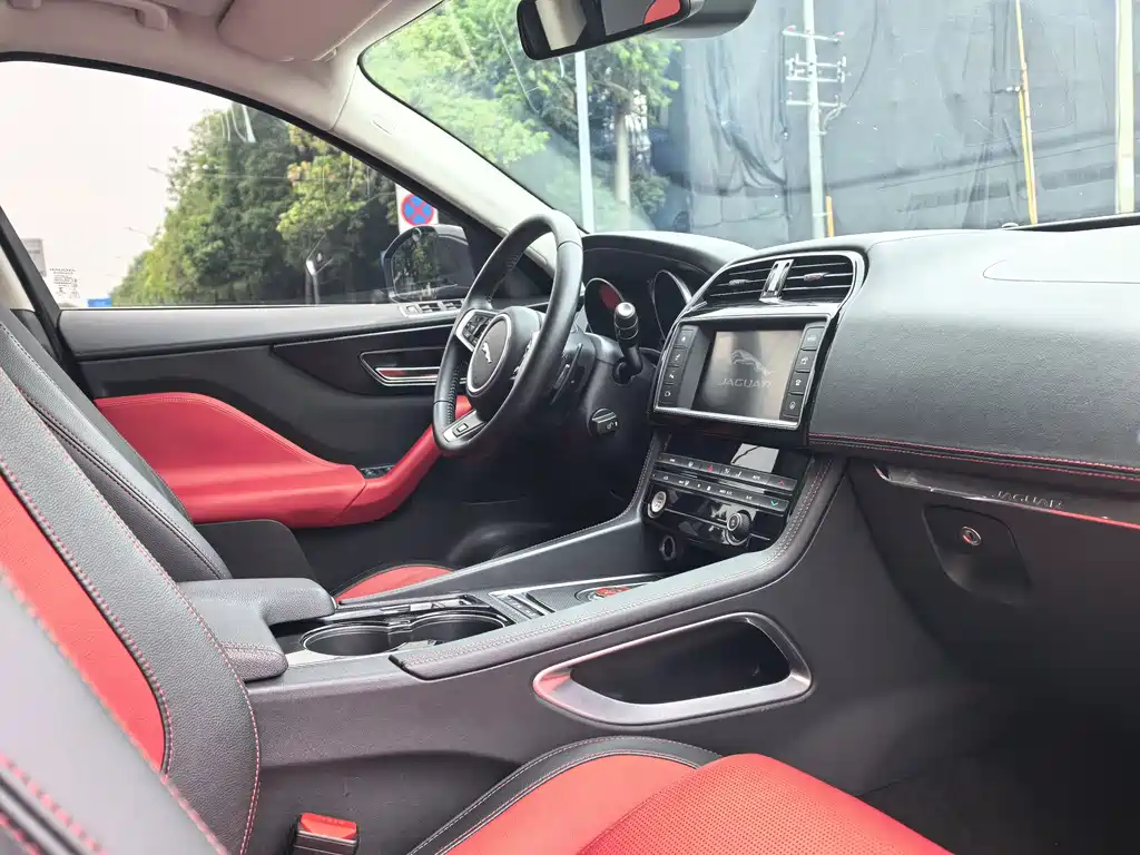 Jaguar F-Pace 2016 3.0 SC R-Sport Sport