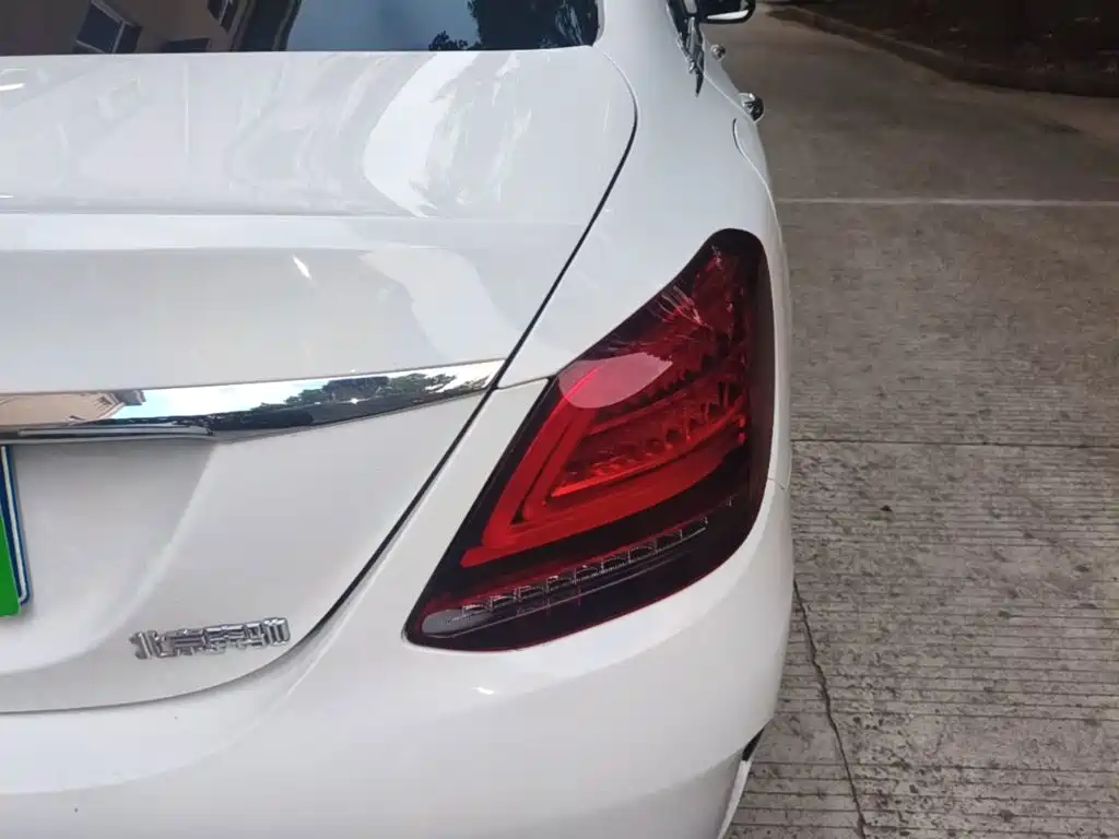 Mercedes-Benz C-Class — миниатюра 8