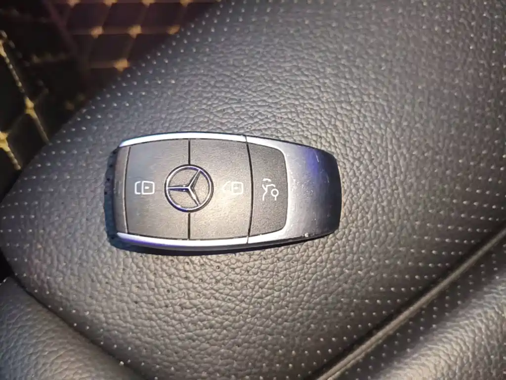 Mercedes-Benz C-Class — миниатюра 9