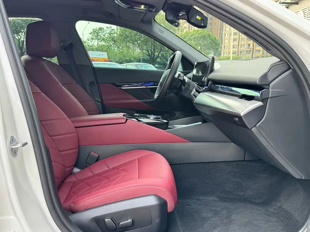 BMW 5 Series — миниатюра 10