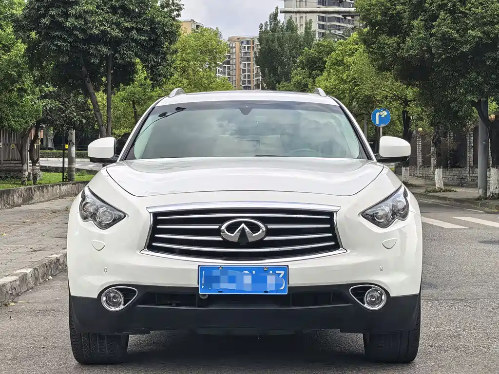 Infiniti QX70 2013 3.7L Standard