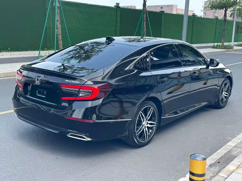 Honda Accord — миниатюра 6