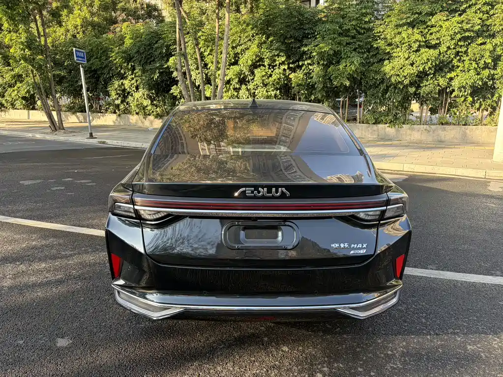 DONGFENG YI HYUN MAX