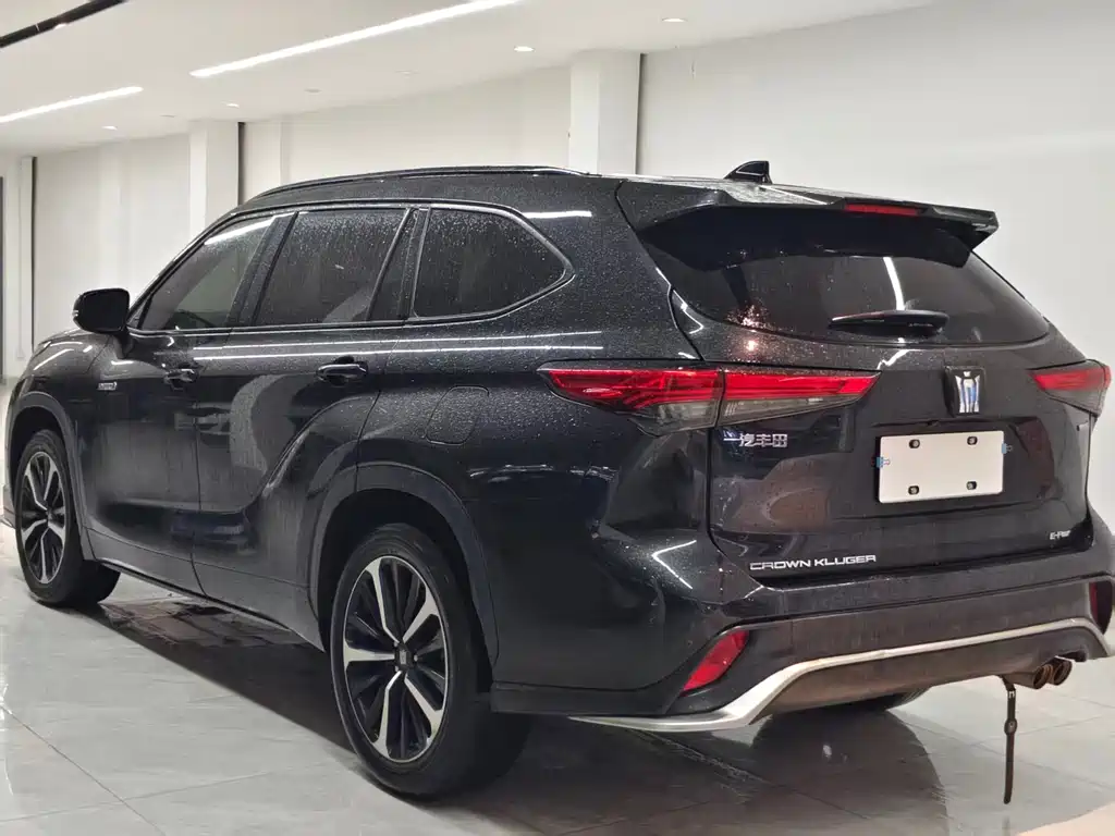 Toyota Crown Kluger — миниатюра 7