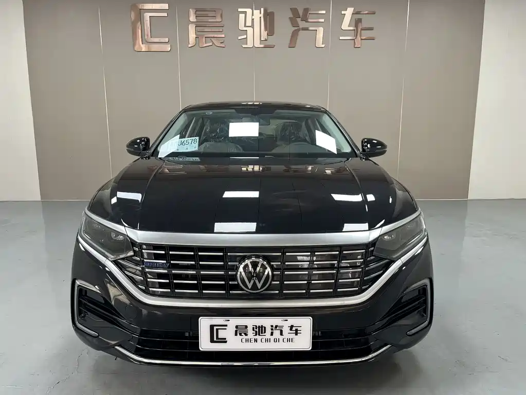Volkswagen Passat PHEV — миниатюра 3
