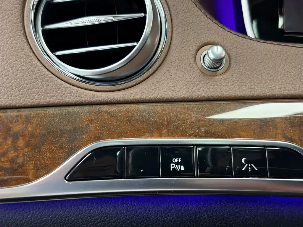 Mercedes-Benz S-Class — миниатюра 13