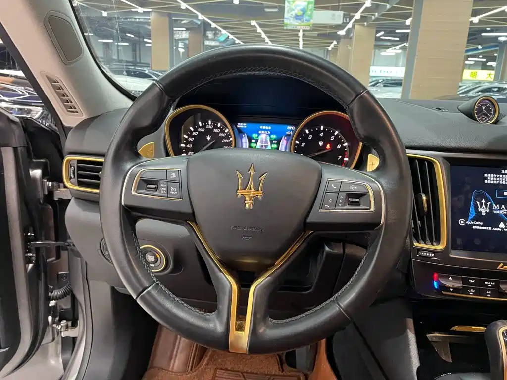 Maserati Levante — миниатюра 2