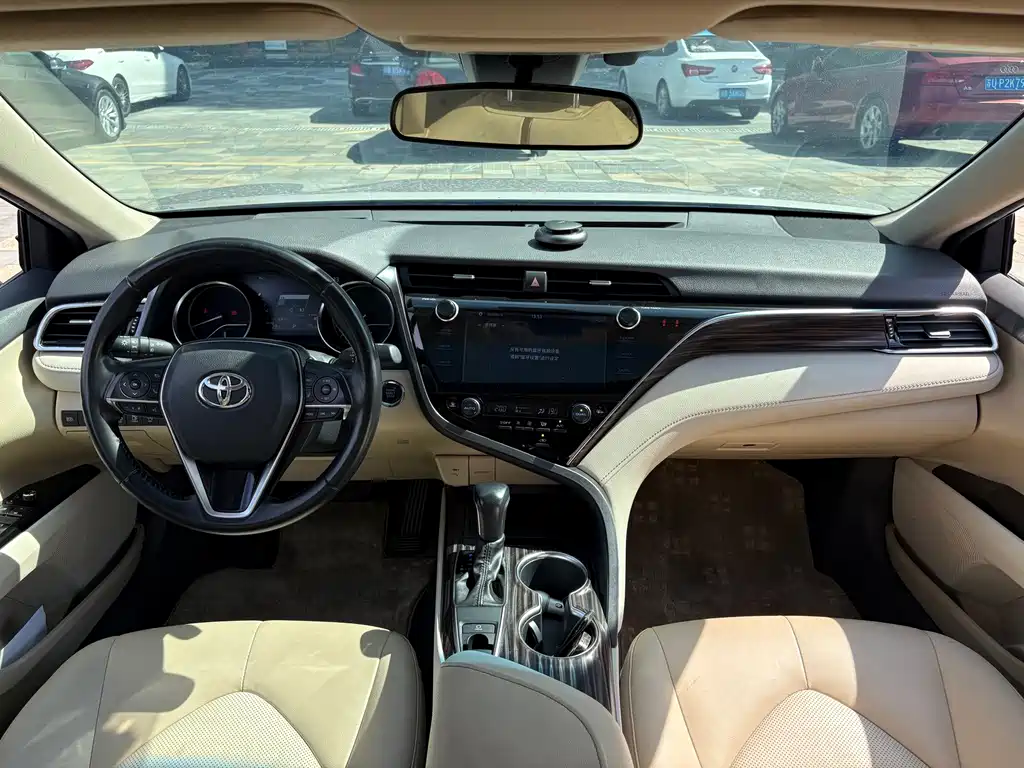 Toyota Camry — миниатюра 6