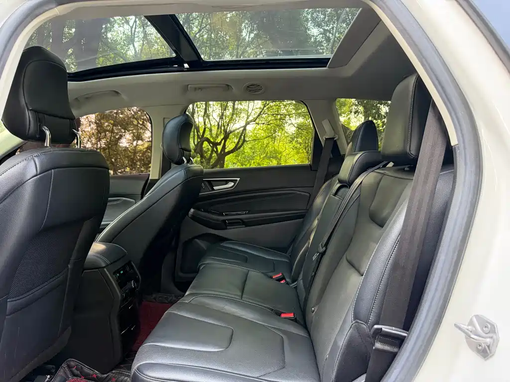 Ford Edge — миниатюра 6