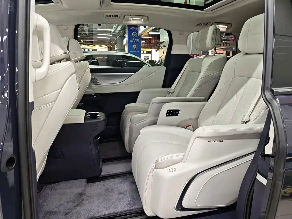 Buick GL8 Hybrid — миниатюра 6