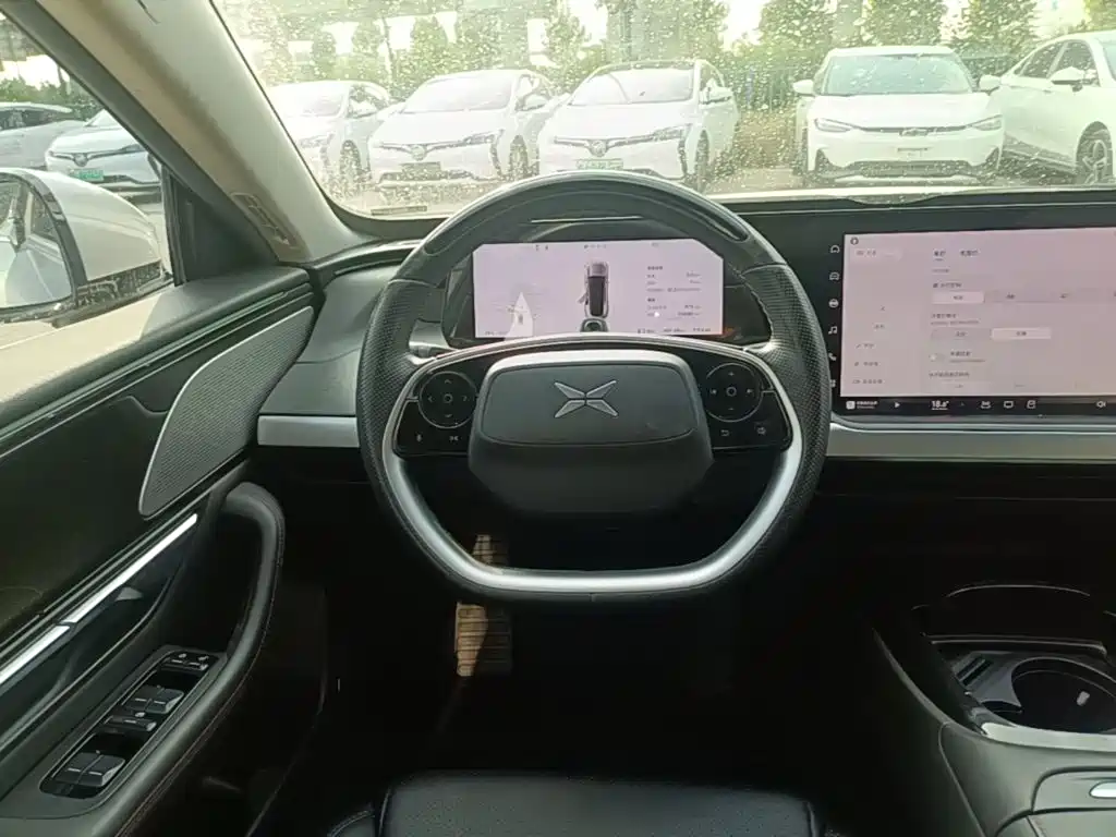 XPeng P7 — миниатюра 11