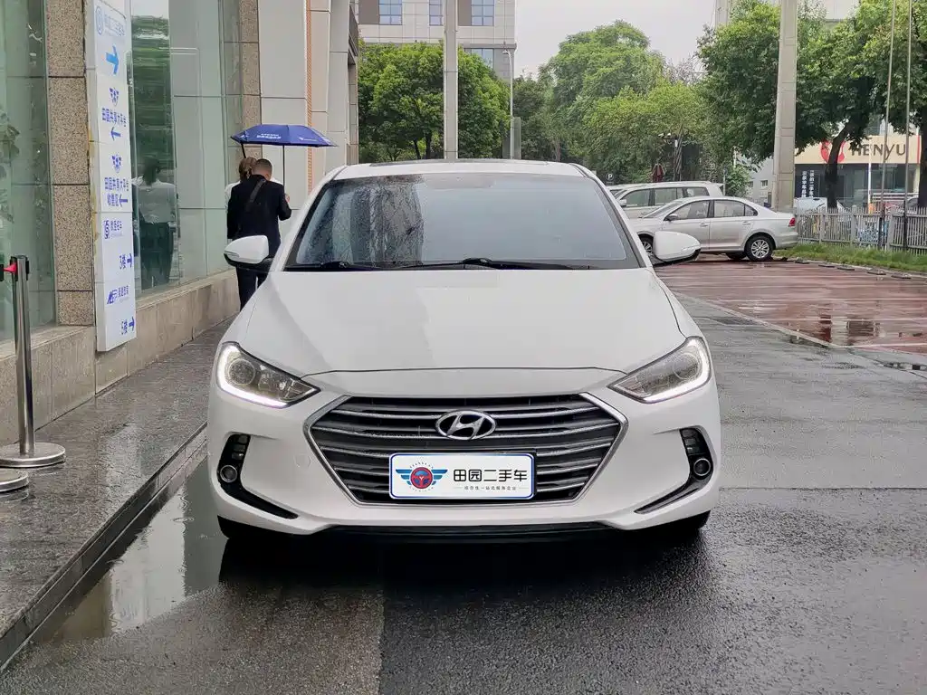 Hyundai Elantra — миниатюра 2