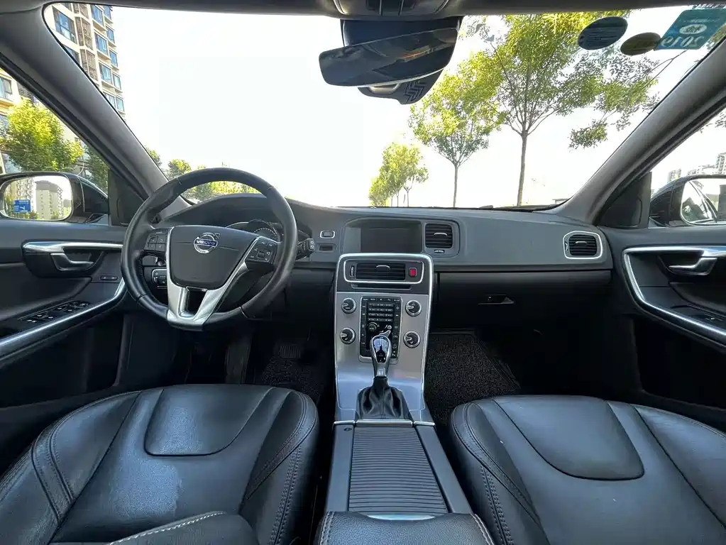 Volvo V60 — миниатюра 27