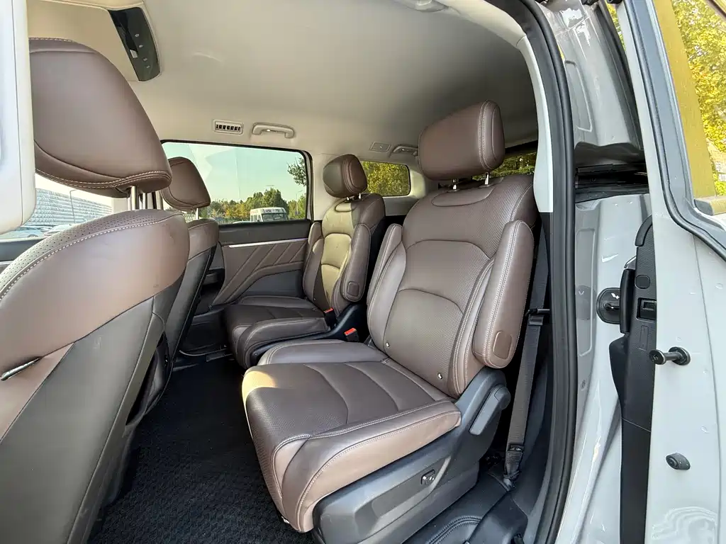 Wuling Xingguang 730 New Energy — миниатюра 8