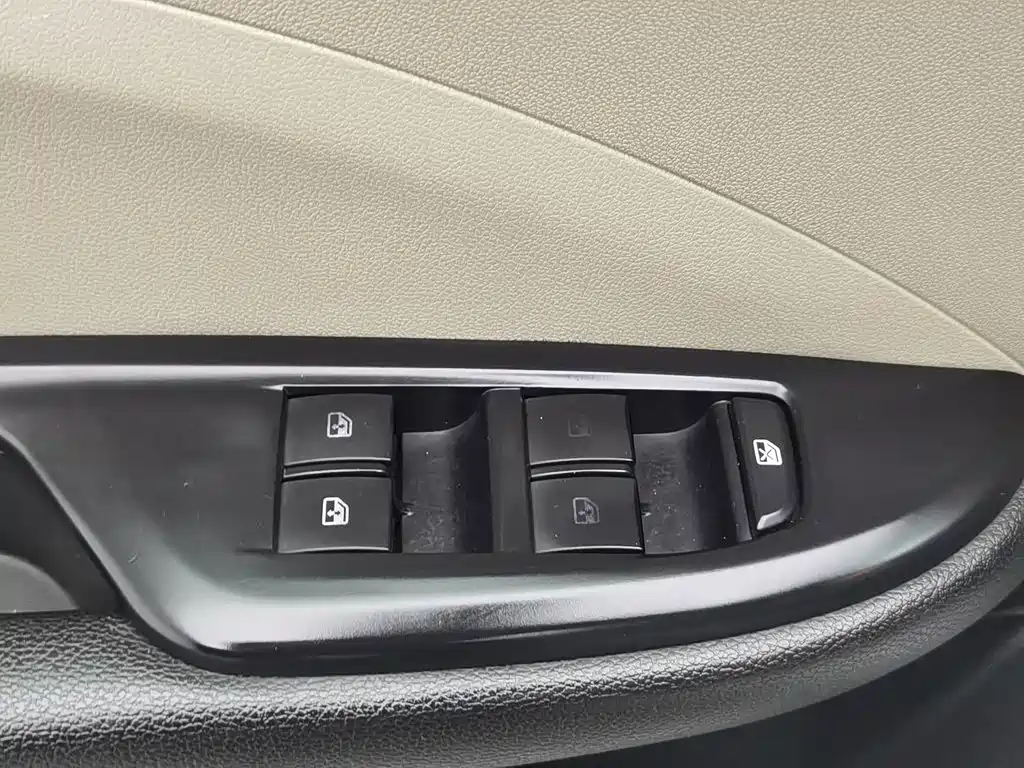 Buick Excelle — миниатюра 9