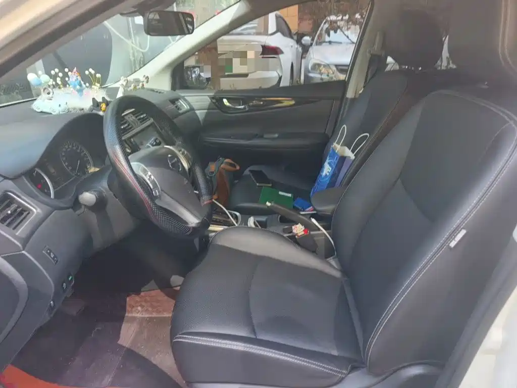 Nissan Tiida — миниатюра 16