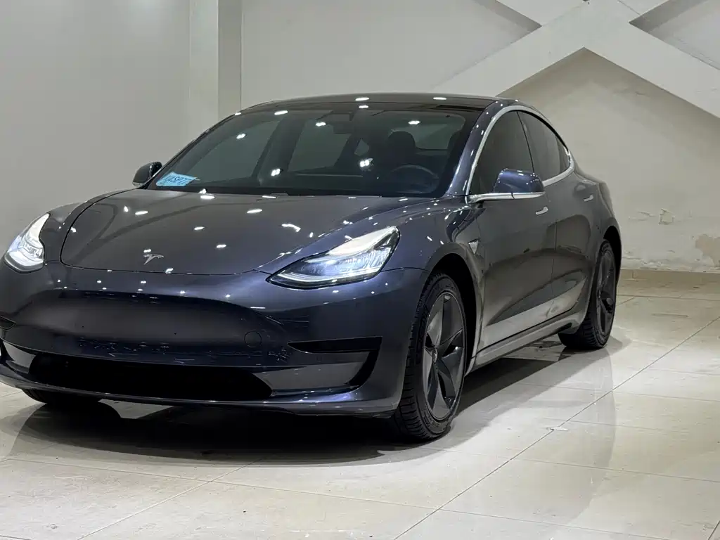 Tesla Model 3 2020