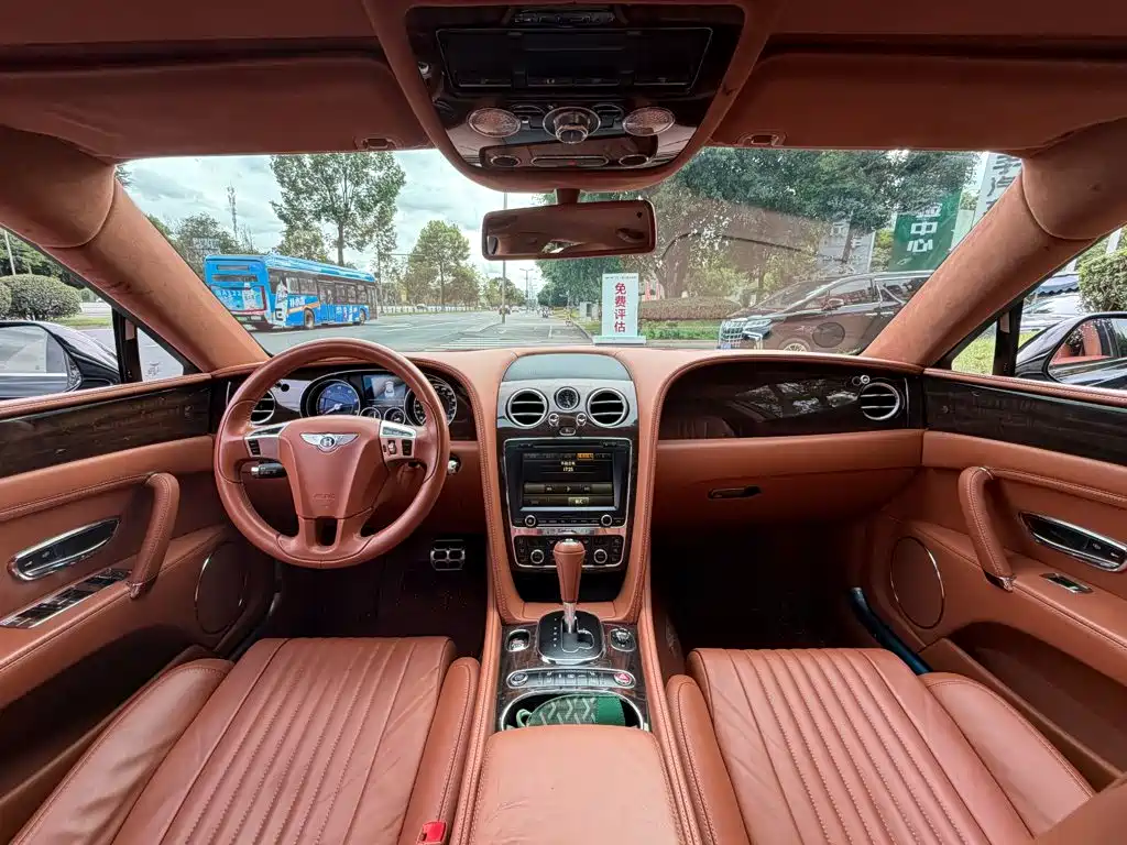 Bentley Flying Spur — миниатюра 13