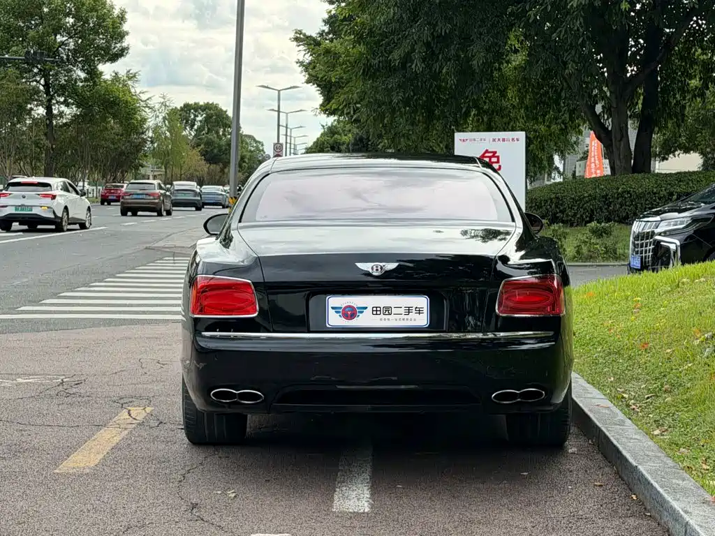 Bentley Flying Spur — миниатюра 5