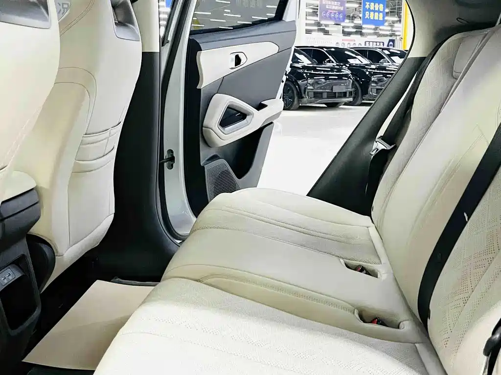 BYD Yuan UP — миниатюра 8