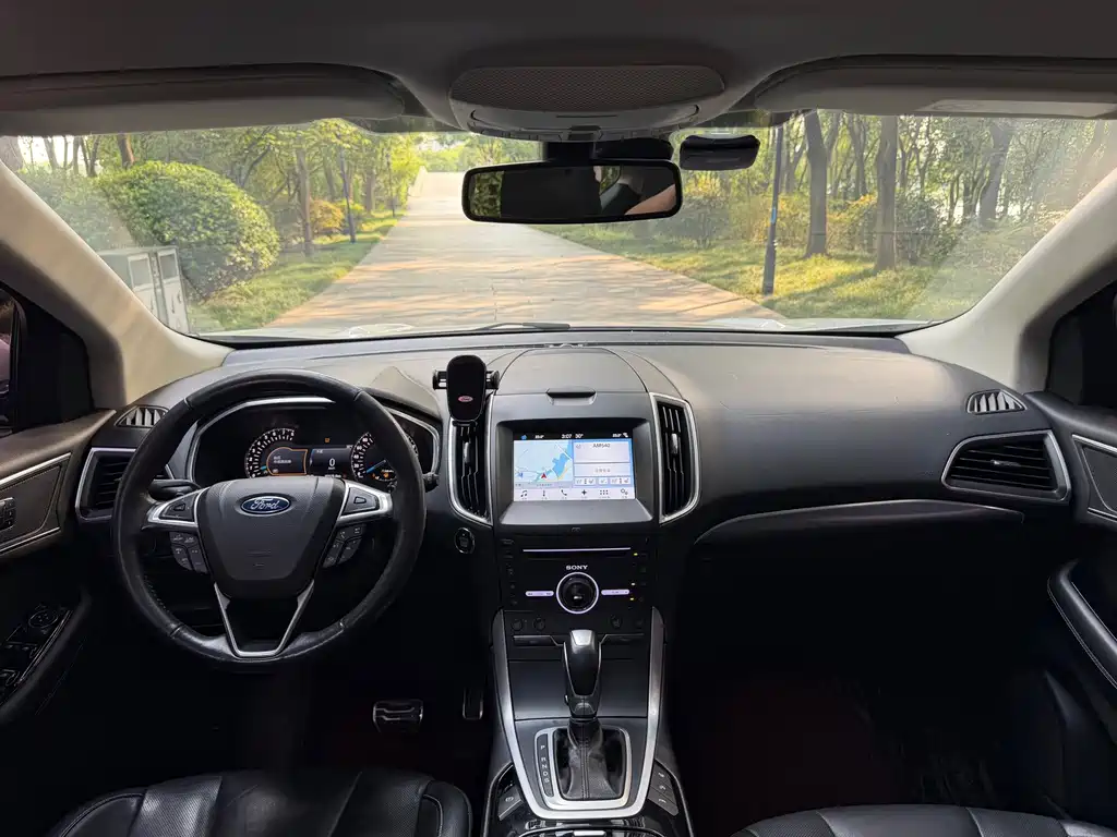 Ford Edge — миниатюра 9