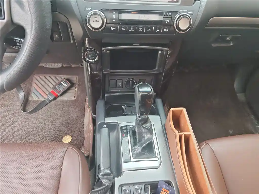Toyota Land Cruiser Prado 2016 3.5L AT TX-L