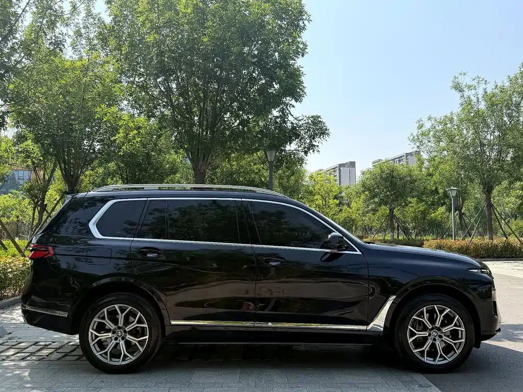 BMW X7 2023 xDrive40i Lead Luxury
