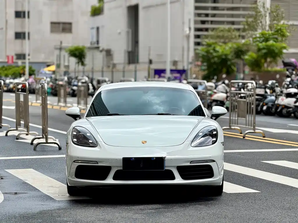 Porsche 718 2018 Cayman 2.0T