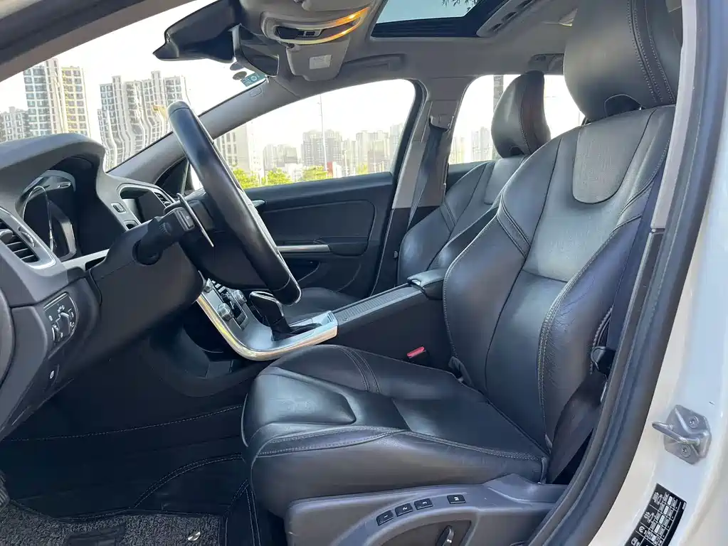 Volvo V60 — миниатюра 22