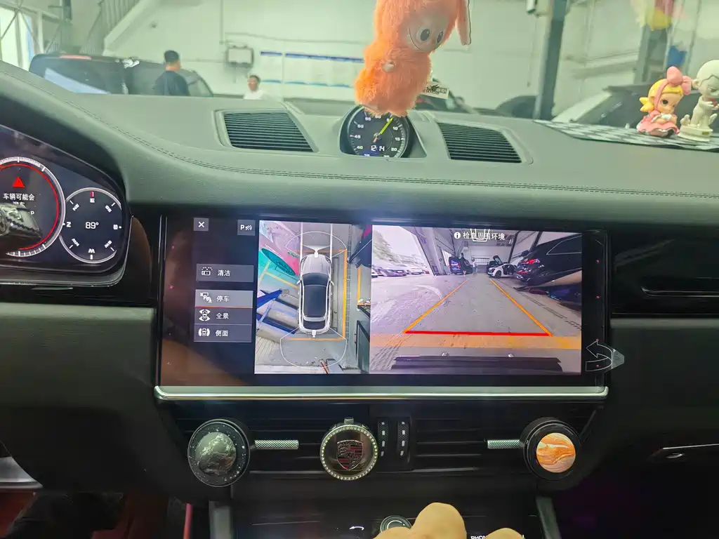 Porsche Cayenne Hybrid — миниатюра 10