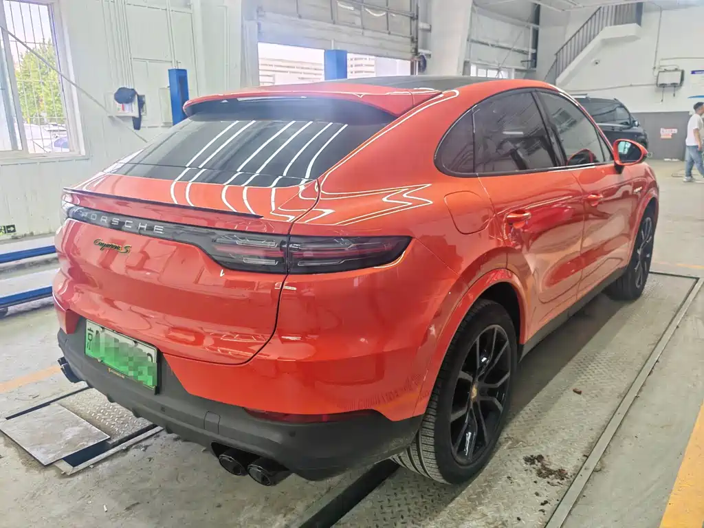 Porsche Cayenne Hybrid — миниатюра 23