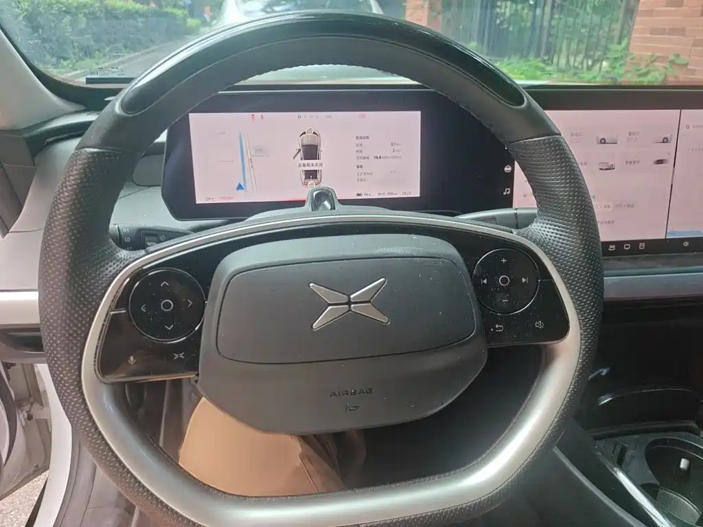 XPeng P7 — миниатюра 3