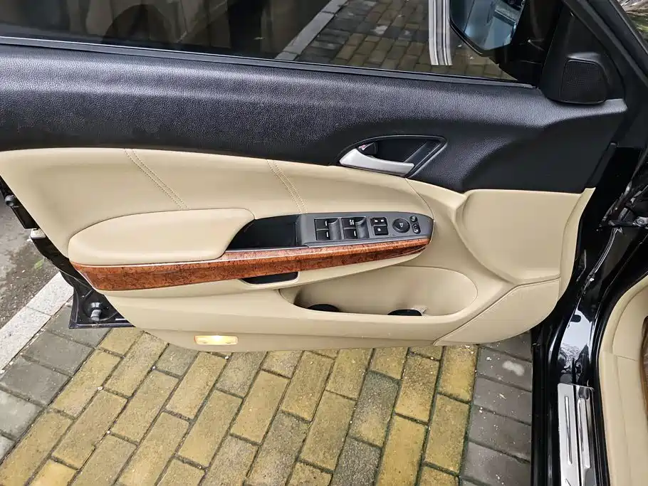 Honda Accord — миниатюра 7