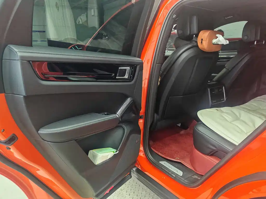 Porsche Cayenne Hybrid — миниатюра 12