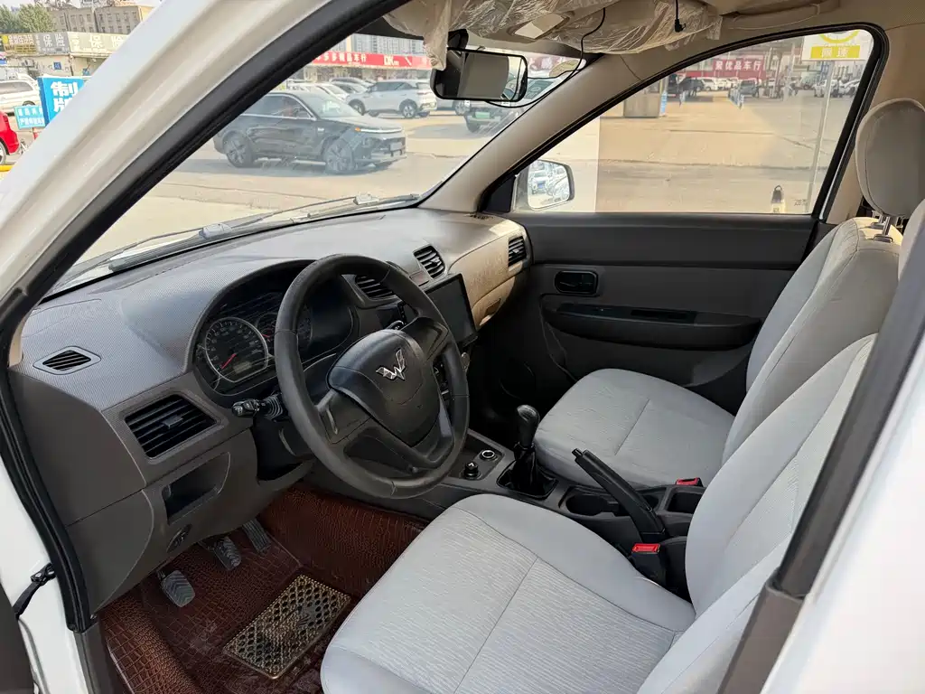 Wuling Hongguang — миниатюра 7